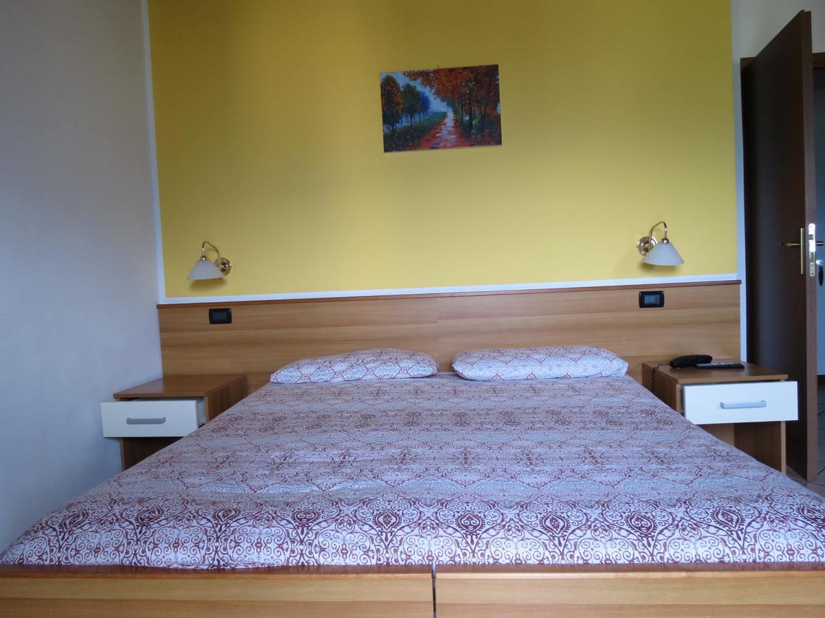Albergo Ristorante Innocenti Ardenno ภายนอก รูปภาพ