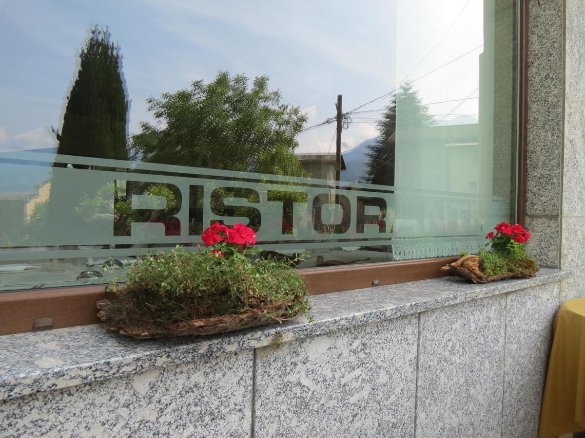 Albergo Ristorante Innocenti Ardenno ภายนอก รูปภาพ